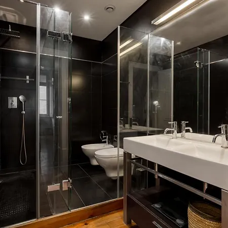 Chic 1-bedroom In Cais Do Sodre - Modern And Лиссабон