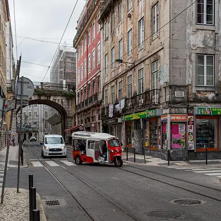 Chic 1-bedroom In Cais Do Sodre - Modern And Lejlighed *