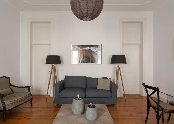 Chic 1-bedroom In Cais Do Sodre - Modern And * Lisboa