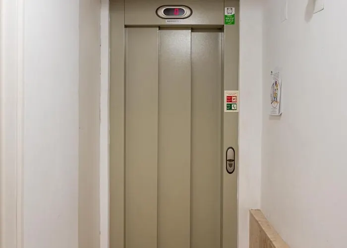 Chic 1-bedroom In Cais Do Sodre - Modern And Διαμέρισμα Lisboa