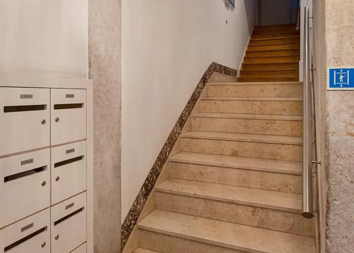 Διαμέρισμα Chic 1-bedroom In Cais Do Sodre - Modern And Lisboa