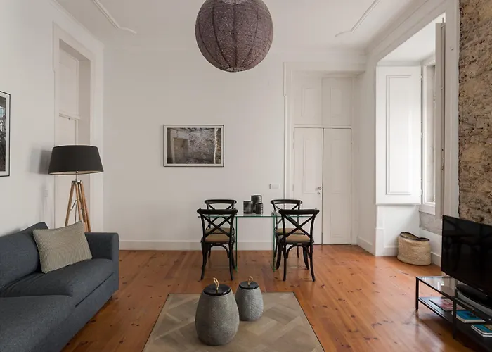 Chic 1-bedroom In Cais Do Sodre - Modern And * Lisboa