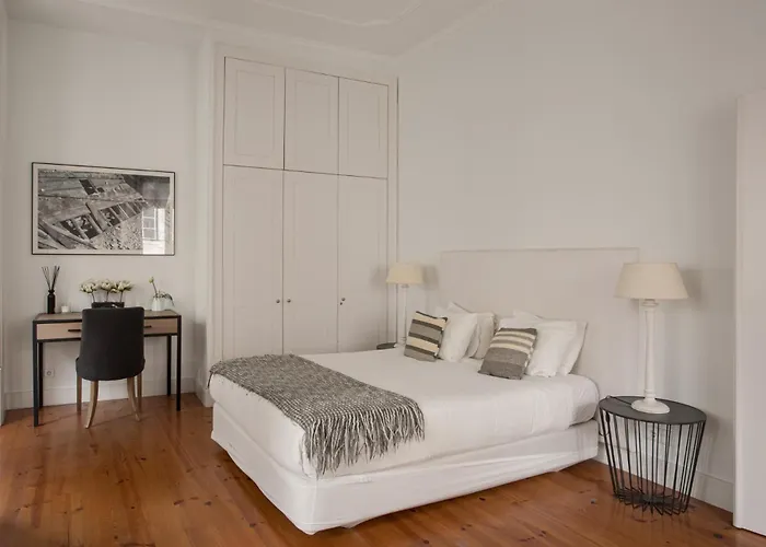 Διαμέρισμα Chic 1-bedroom In Cais Do Sodre - Modern And Lisboa
