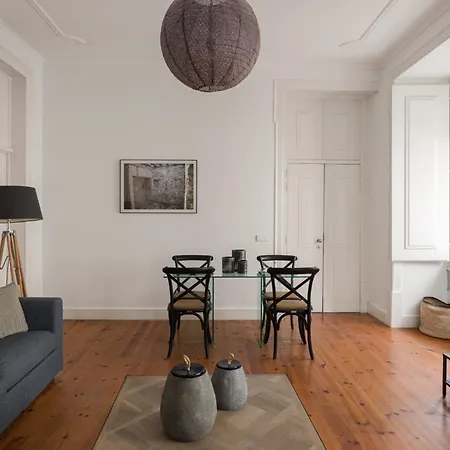 Chic 1-bedroom In Cais Do Sodre - Modern And * Lizbona